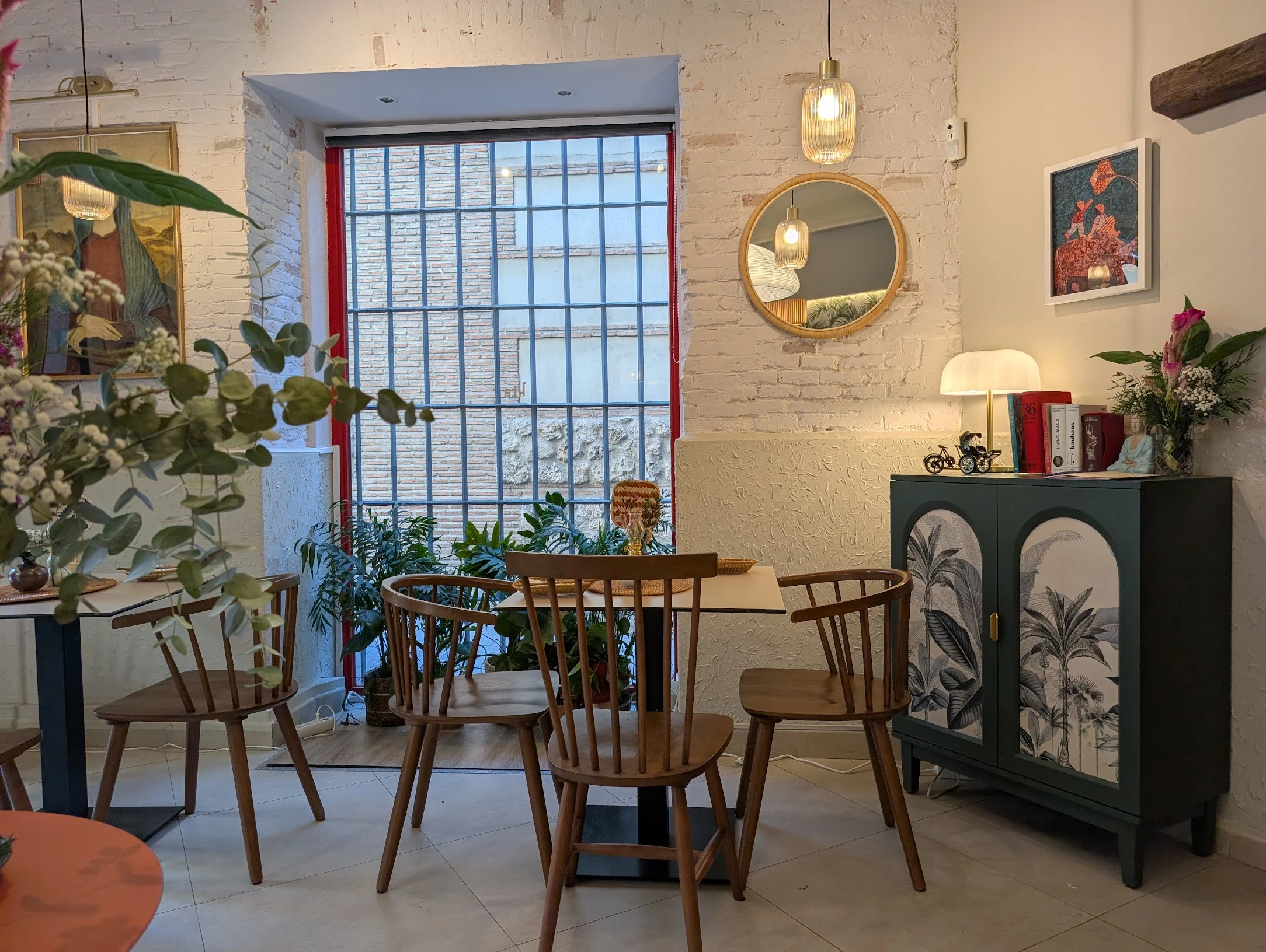 El salón de B’My La Latina